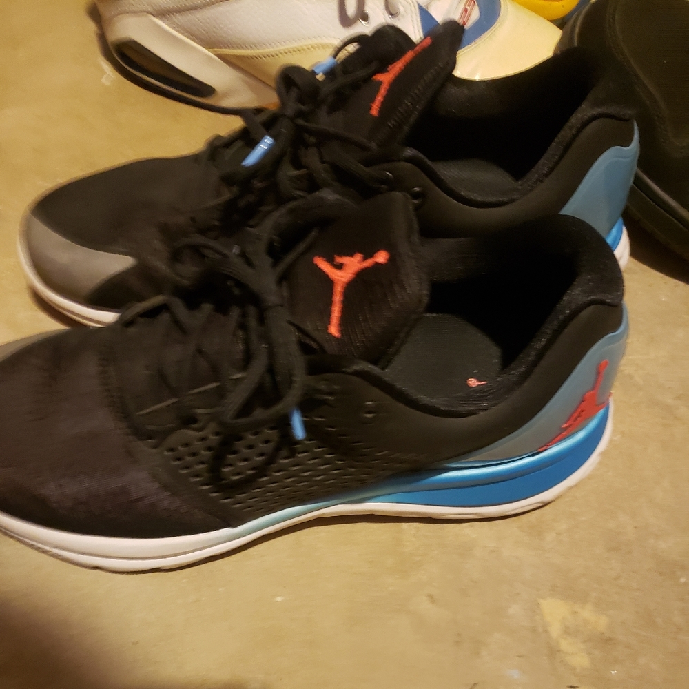 Jordan trainers - Picture 2 of 2